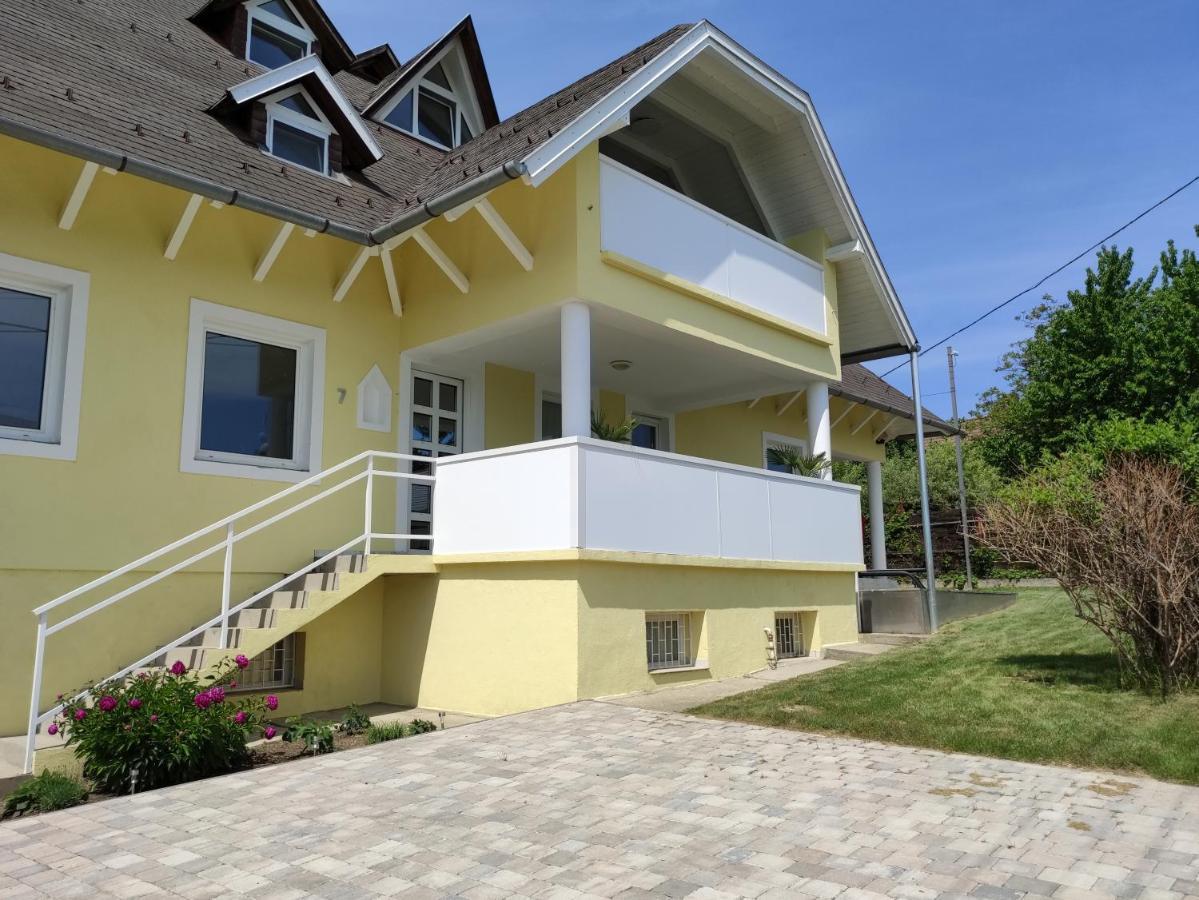 Szandra Apartmanház Gyenesdiás Kültér fotó